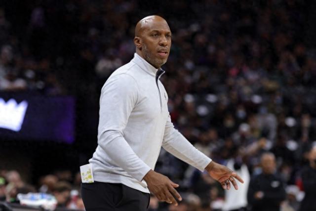 史密斯30分江苏不敌山东10连败 克里斯25+21