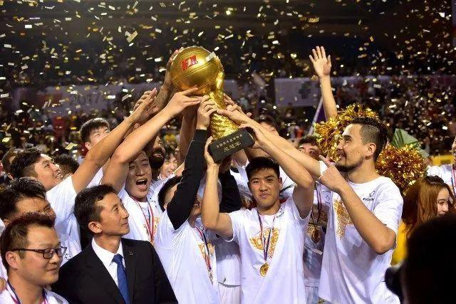 布朗44分绿军大胜步行者 尼克斯轻取魔术6连胜